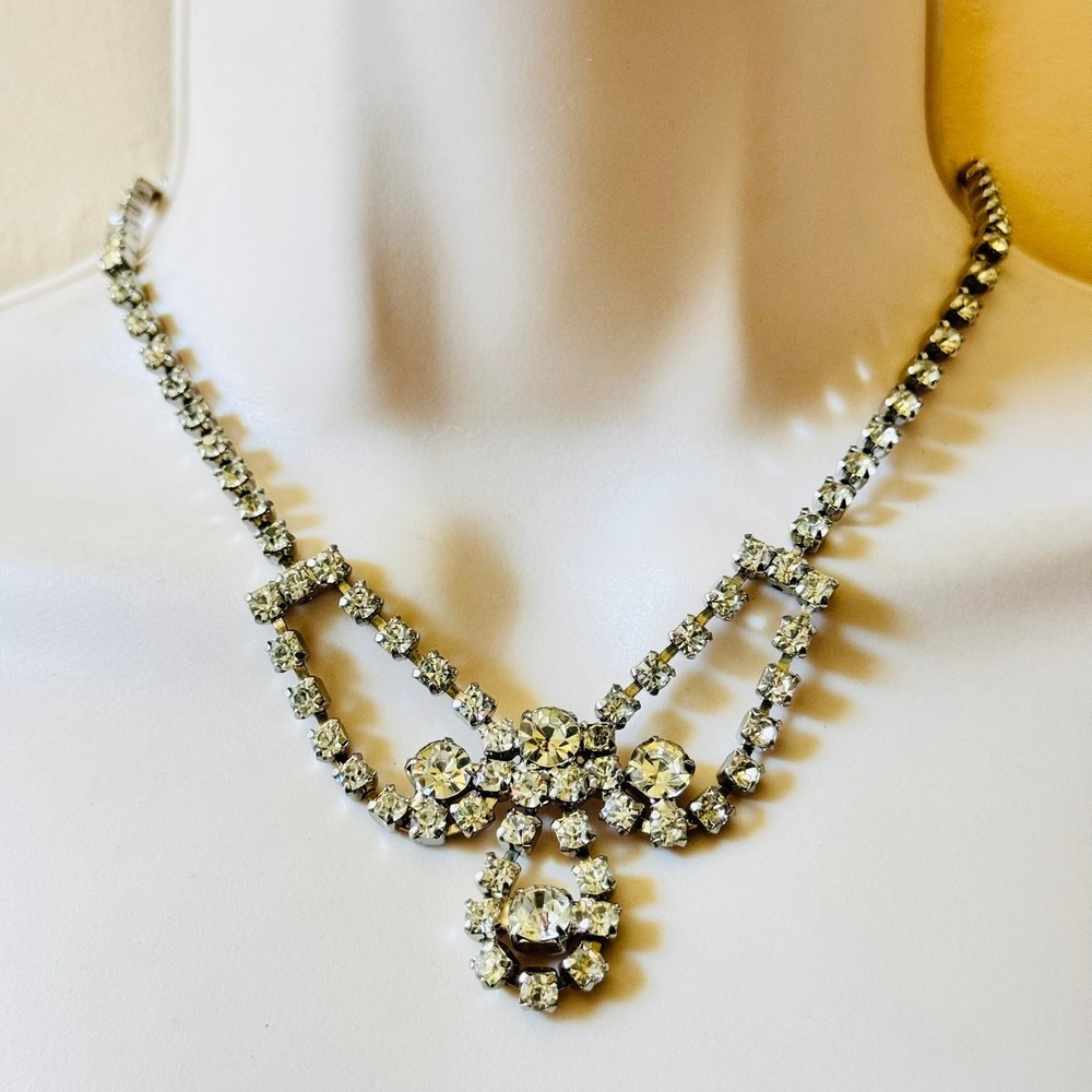 Art Deco Austrian Rhinestone Necklace VTG Crystal Silver Rhodium‎ Plated 15"